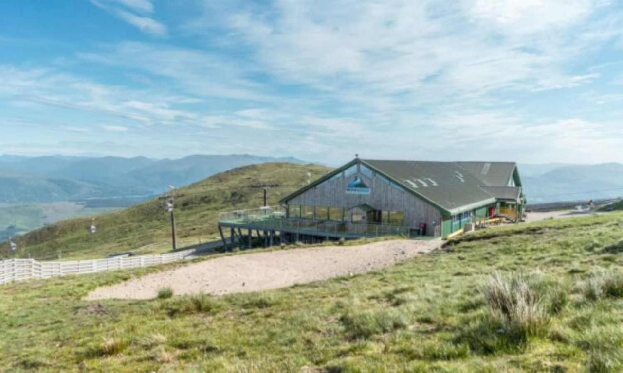 The Base Camp Hotel, Nevis Range Форт Уилям Екстериор снимка