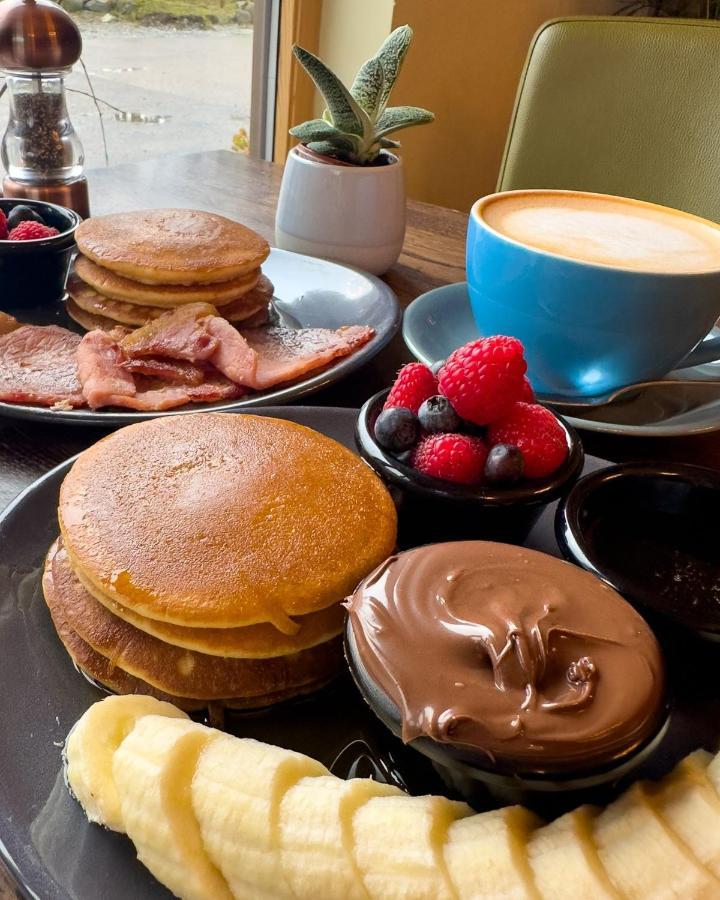 The Base Camp Hotel, Nevis Range Форт Уилям Екстериор снимка