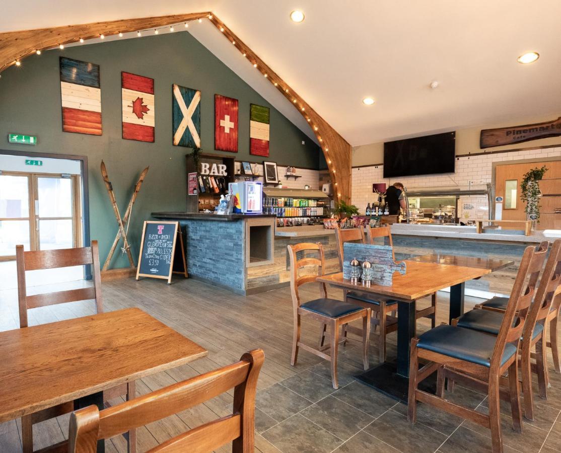 The Base Camp Hotel, Nevis Range Форт Уилям Екстериор снимка